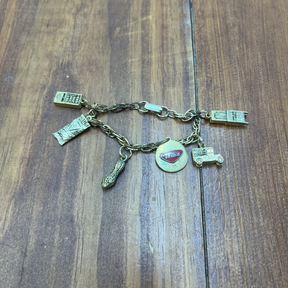 Vintage Tom's Peanuts Charm Bracelet, Gold Tone, Super Rare READ DESCRIPTION